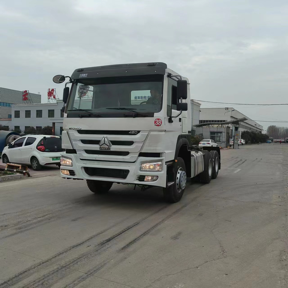 SINOTRUK HOWO trailer head - Vilkikas: foto 1 SINOTRUK HOWO trailer head - Vilkikas: foto 1