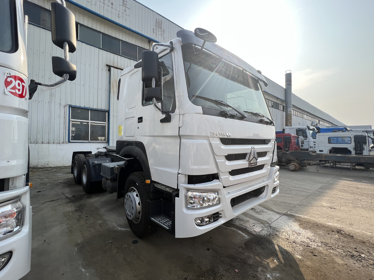 SINOTRUK HOWO tralier head - Vilkikas: foto 1 SINOTRUK HOWO tralier head - Vilkikas: foto 1
