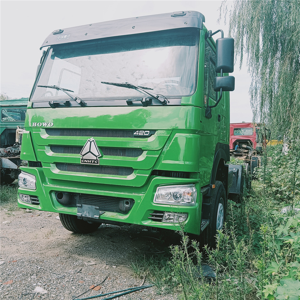 SINOTRUK HOWO tralier head - Vilkikas: foto 1 SINOTRUK HOWO tralier head - Vilkikas: foto 1