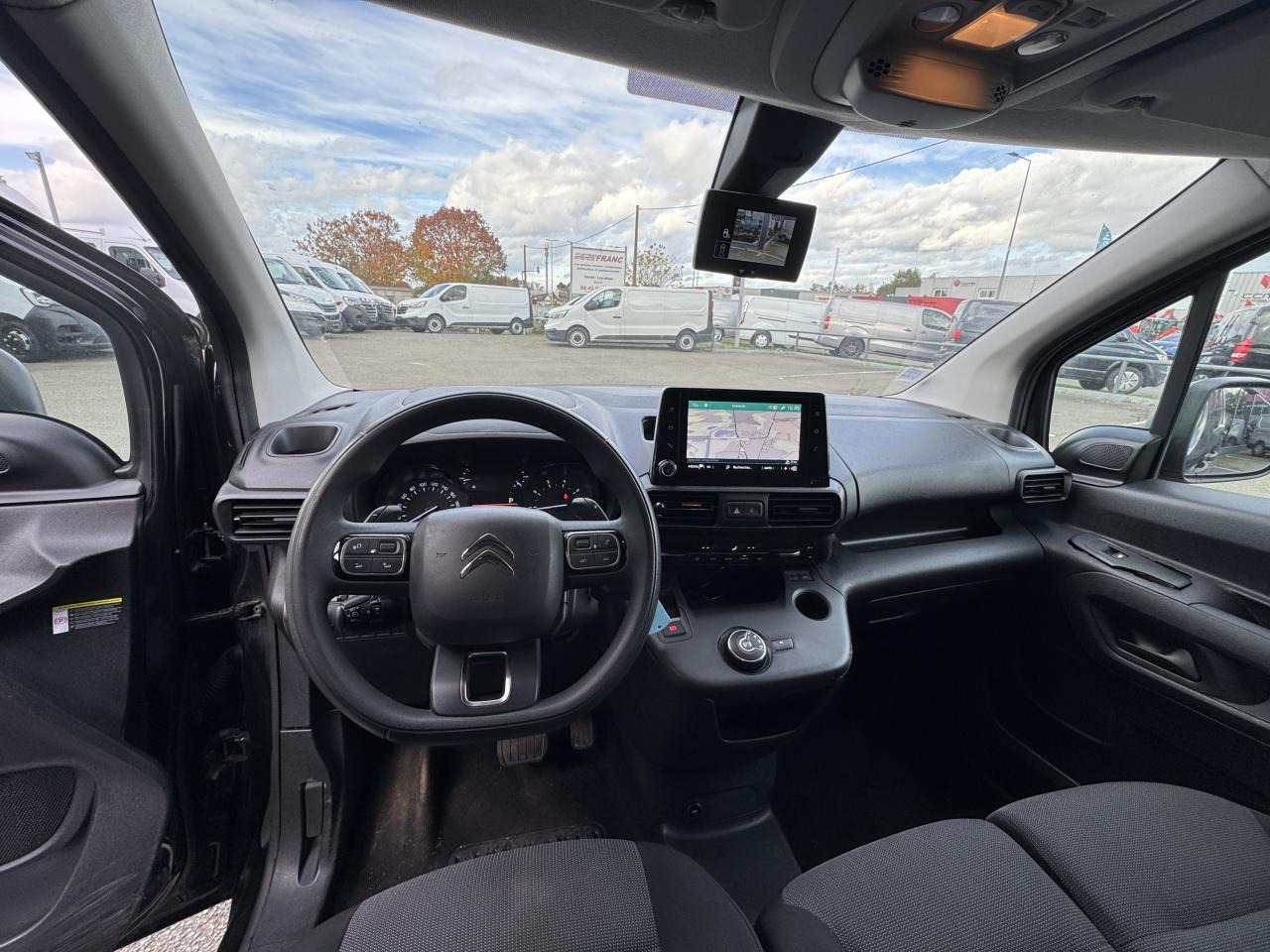 CITROEN Berlingo 1.5 BlueHDi S&S - 130 - BV EAT8 III FOURGON Fourgon M Driver 650 kg PHASE 1 - Krovininis mikroautobusas: foto 3 CITROEN Berlingo 1.5 BlueHDi S&S - 130 - BV EAT8 III FOURGON Fourgon M Driver 650 kg PHASE 1 - Krovininis mikroautobusas: foto 3