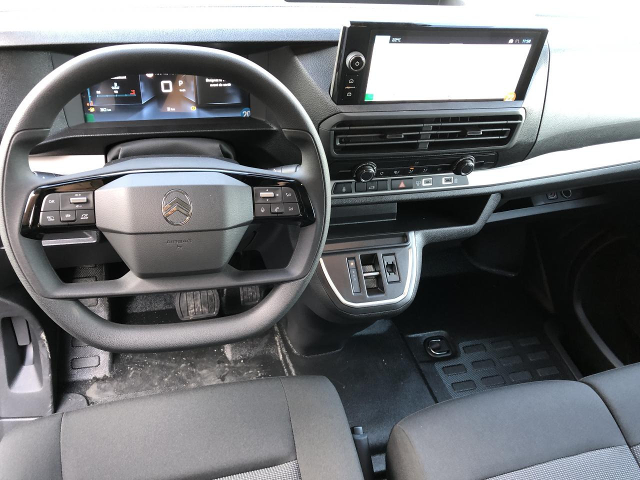 CITROEN Jumpy M 2.0 BlueHDi - 180 S&S - BV EAT8  III FOURGON . PHASE 2 - Krovininis mikroautobusas: foto 4 CITROEN Jumpy M 2.0 BlueHDi - 180 S&S - BV EAT8  III FOURGON . PHASE 2 - Krovininis mikroautobusas: foto 4