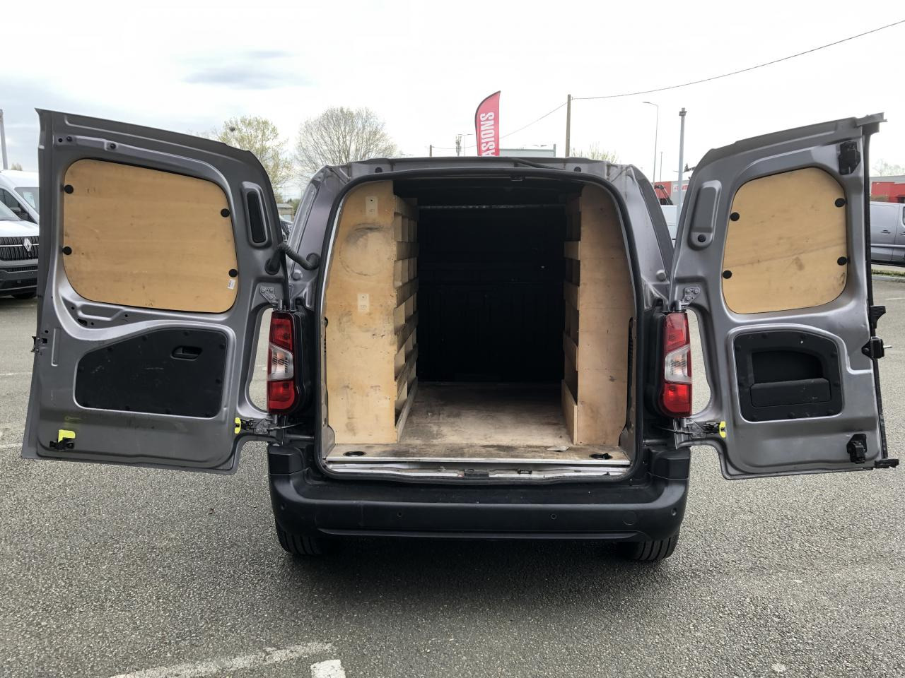 CITROEN berlingo M 1000KG BLUEHDI 130 S&S CLUB EAT8 - Krovininis mikroautobusas: foto 3 CITROEN berlingo M 1000KG BLUEHDI 130 S&S CLUB EAT8 - Krovininis mikroautobusas: foto 3