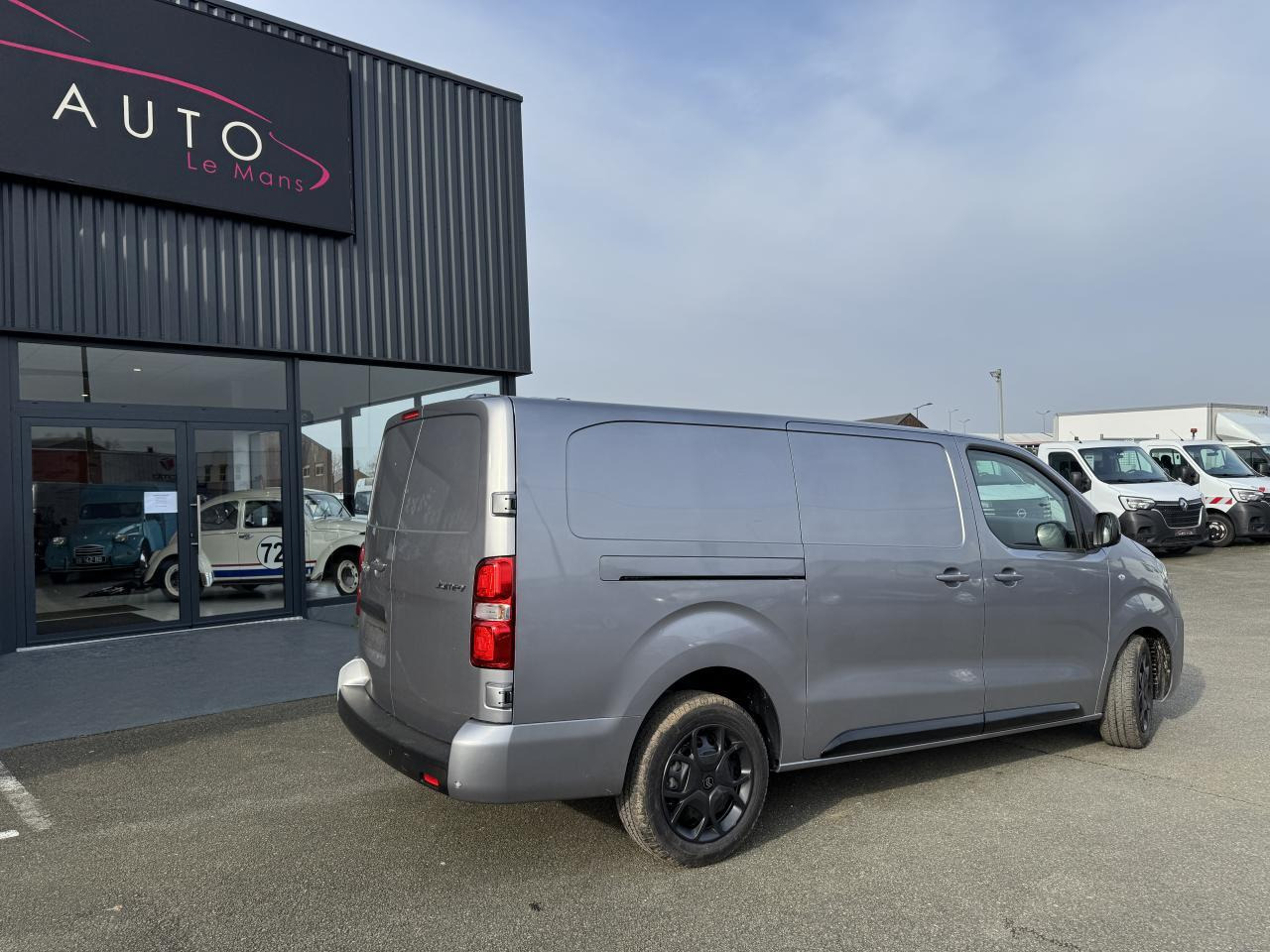 Citroen Jumpy 2 PLACES XL 2.0 BLUEHDI 180CH S&S PACK PREMIUM CONNECT EAT8 - Krovininis mikroautobusas: foto 5 Citroen Jumpy 2 PLACES XL 2.0 BLUEHDI 180CH S&S PACK PREMIUM CONNECT EAT8 - Krovininis mikroautobusas: foto 5