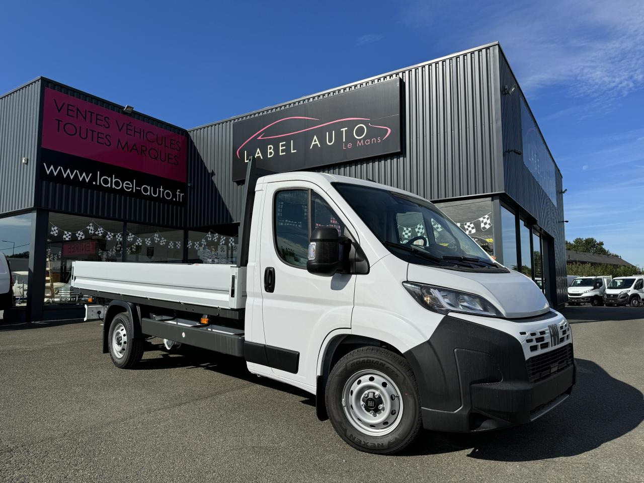 FIAT Ducato Maxi 3.5 XL 2.2 - 180 S&S III PLATEAU CABINE Plateau cabine Maxi 3.5 XL PHASE 4 - Bortinis automobilis: foto 5 FIAT Ducato Maxi 3.5 XL 2.2 - 180 S&S III PLATEAU CABINE Plateau cabine Maxi 3.5 XL PHASE 4 - Bortinis automobilis: foto 5