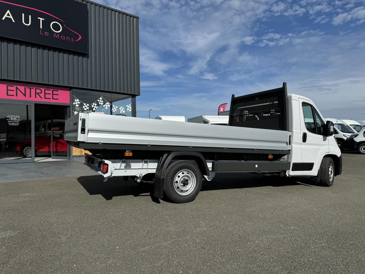 FIAT Ducato Maxi 3.5 XL 2.2 - 180 S&S III PLATEAU CABINE Plateau cabine Maxi 3.5 XL PHASE 4 - Bortinis automobilis: foto 3 FIAT Ducato Maxi 3.5 XL 2.2 - 180 S&S III PLATEAU CABINE Plateau cabine Maxi 3.5 XL PHASE 4 - Bortinis automobilis: foto 3