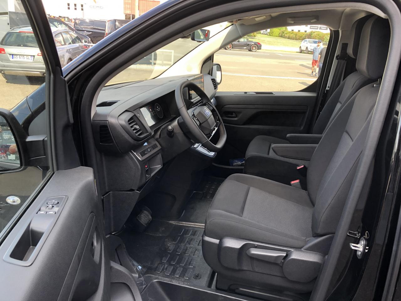 FIAT SCUDO XL 2.0 HDI 180CH EAT-8 CABINE APPROFONDIE 5 PLACES - Krovininis mikroautobusas: foto 4 FIAT SCUDO XL 2.0 HDI 180CH EAT-8 CABINE APPROFONDIE 5 PLACES - Krovininis mikroautobusas: foto 4