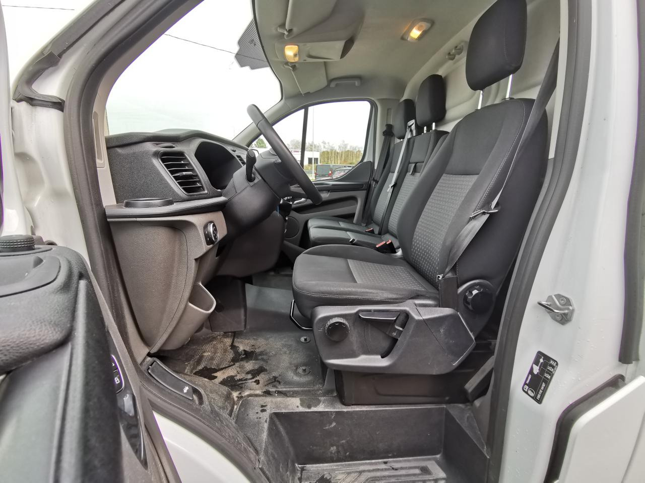FORD TRANSIT CUSTOM L2H1 2.0 ECOBLUE 130 CH - Krovininis mikroautobusas: foto 5 FORD TRANSIT CUSTOM L2H1 2.0 ECOBLUE 130 CH - Krovininis mikroautobusas: foto 5