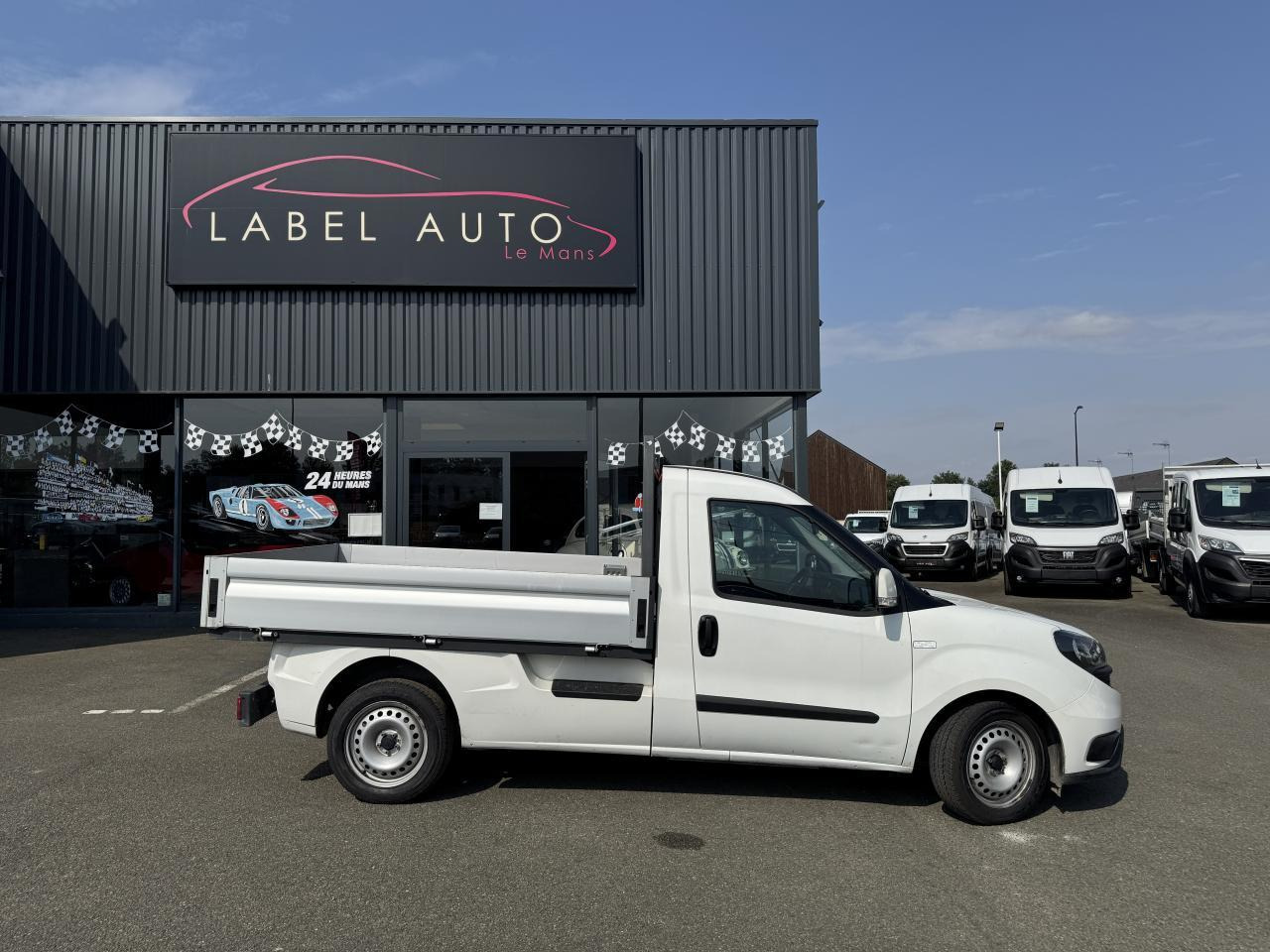 Fiat Doblo Cargo Cargo 1.6 Multijet 16V 105 ch WORK UP PLATEAU Pro Lounge - Bortinis automobilis: foto 1 Fiat Doblo Cargo Cargo 1.6 Multijet 16V 105 ch WORK UP PLATEAU Pro Lounge - Bortinis automobilis: foto 1
