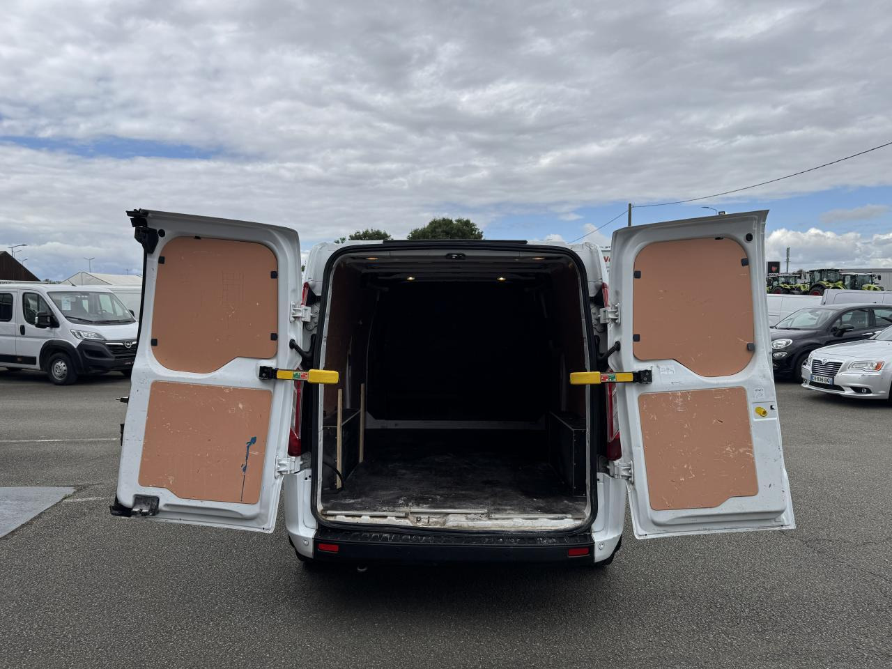 Ford Transit Custom 300 L2H1 2.0 ECOBLUE 130 HYBRID TREND BUSINESS - Krovininis mikroautobusas: foto 2 Ford Transit Custom 300 L2H1 2.0 ECOBLUE 130 HYBRID TREND BUSINESS - Krovininis mikroautobusas: foto 2