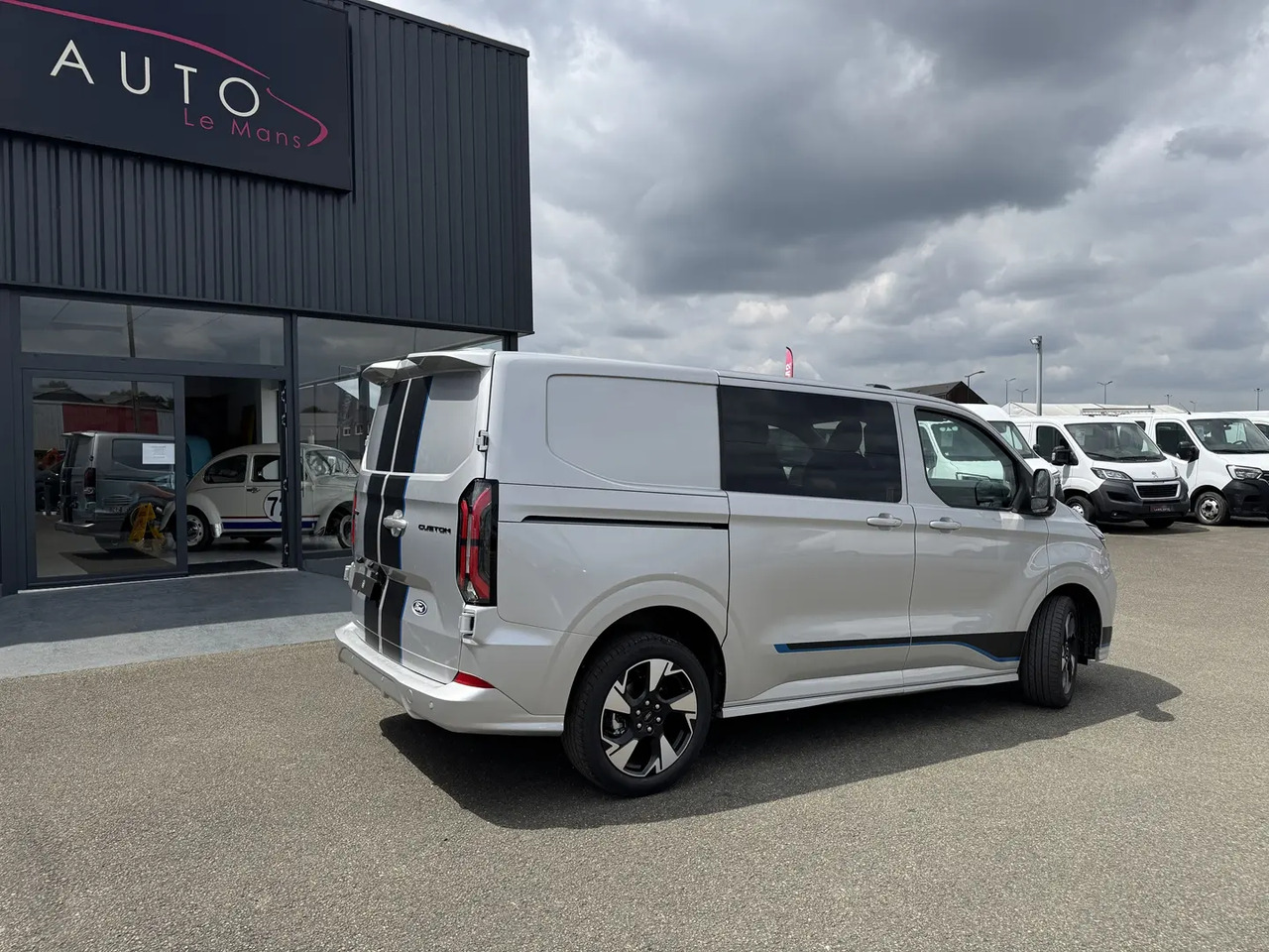 Ford Transit Custom 320 L1H1 2.0 ECOBLUE 170CH CABINE APPROFONDIE SPORT BVA8 - Komercinis automobilis su dviguba kabina: foto 5 Ford Transit Custom 320 L1H1 2.0 ECOBLUE 170CH CABINE APPROFONDIE SPORT BVA8 - Komercinis automobilis su dviguba kabina: foto 5