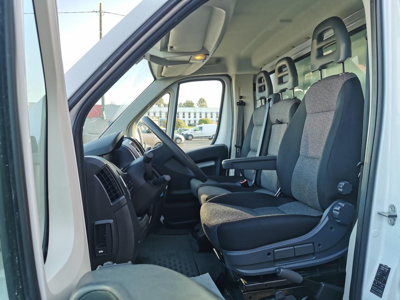 FIAT Ducato Maxi HD 3.5 L 2.2 Multijet 3 - 140 III TRANSPORTS SPECIFIQUES Grand Volume 20m3 + hayon 750 - Kita technika: foto 5 FIAT Ducato Maxi HD 3.5 L 2.2 Multijet 3 - 140 III TRANSPORTS SPECIFIQUES Grand Volume 20m3 + hayon 750 - Kita technika: foto 5