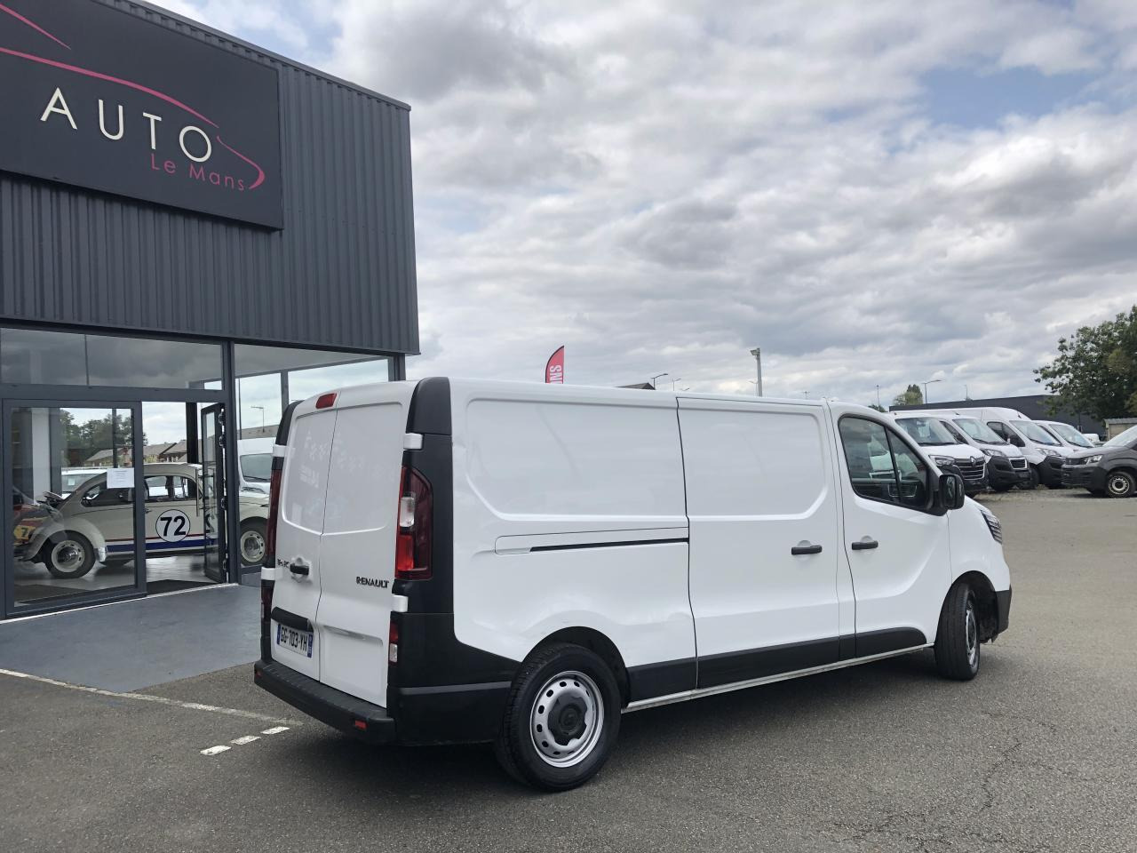 Renault Trafic L2H1 1200 Kg 2.0 Energy dCi - 145 - BV EDC III FOURGON Fourgon Confort L2H1 PHASE 2 - Kita technika: foto 4 Renault Trafic L2H1 1200 Kg 2.0 Energy dCi - 145 - BV EDC III FOURGON Fourgon Confort L2H1 PHASE 2 - Kita technika: foto 4