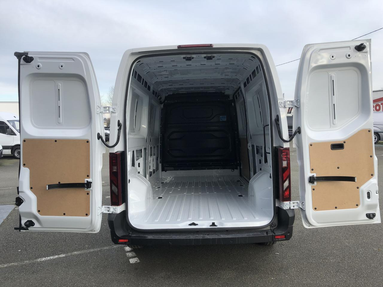 NISSAN interstar L3H2 3T5 2.0 DCI 150CH EURO6E N-CONNECTA GARANTIE 5 ANS ! - Krovininis mikroautobusas: foto 2 NISSAN interstar L3H2 3T5 2.0 DCI 150CH EURO6E N-CONNECTA GARANTIE 5 ANS ! - Krovininis mikroautobusas: foto 2
