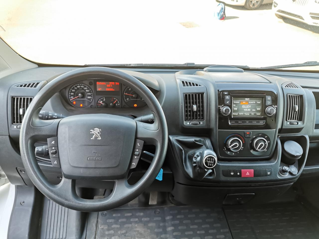PEUGEOT BOXER 3T3 L3H2 2.2 HDI 140CH ASPHALT - Krovininis mikroautobusas: foto 4 PEUGEOT BOXER 3T3 L3H2 2.2 HDI 140CH ASPHALT - Krovininis mikroautobusas: foto 4