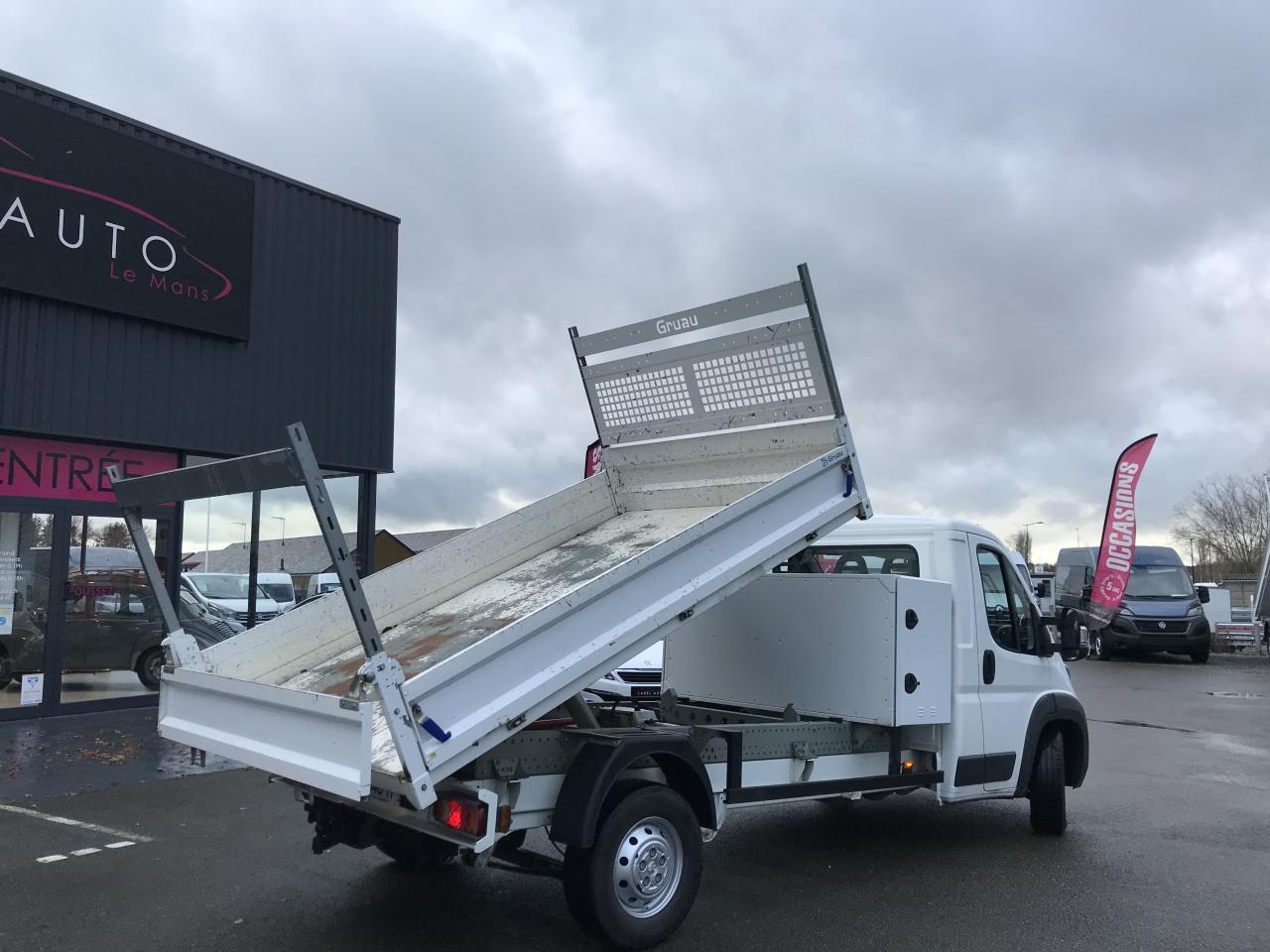 PEUGEOT BOXER 3T5 BENNE + COFFRE 2.2 HDI 165CH - Mažas savivartis: foto 5 PEUGEOT BOXER 3T5 BENNE + COFFRE 2.2 HDI 165CH - Mažas savivartis: foto 5