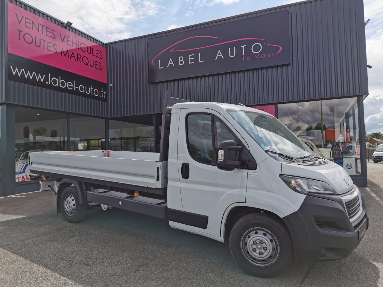 PEUGEOT BOXER 3T5 PLATEAU 4M20 2.2 HDI 140CH - Bortinis automobilis: foto 1 PEUGEOT BOXER 3T5 PLATEAU 4M20 2.2 HDI 140CH - Bortinis automobilis: foto 1