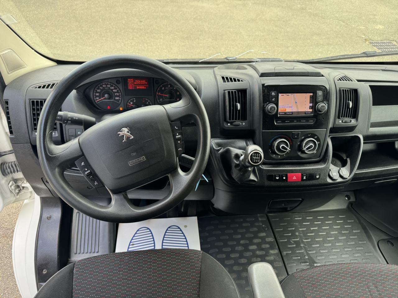 PEUGEOT Boxer Asphalt 333 L2H2 2.2 BlueHDi S&S - 120 III FOURGON TOLE Fourgon Tolé 333 L2H2 PHAS - Krovininis mikroautobusas: foto 3 PEUGEOT Boxer Asphalt 333 L2H2 2.2 BlueHDi S&S - 120 III FOURGON TOLE Fourgon Tolé 333 L2H2 PHAS - Krovininis mikroautobusas: foto 3