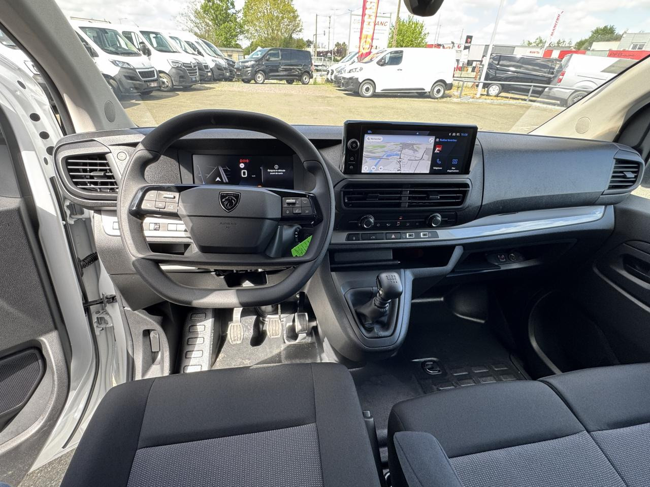 PEUGEOT Expert M 2.0 BlueHDi - 145 III FOURGON Fourgon PHASE 2 - Krovininis mikroautobusas: foto 4 PEUGEOT Expert M 2.0 BlueHDi - 145 III FOURGON Fourgon PHASE 2 - Krovininis mikroautobusas: foto 4