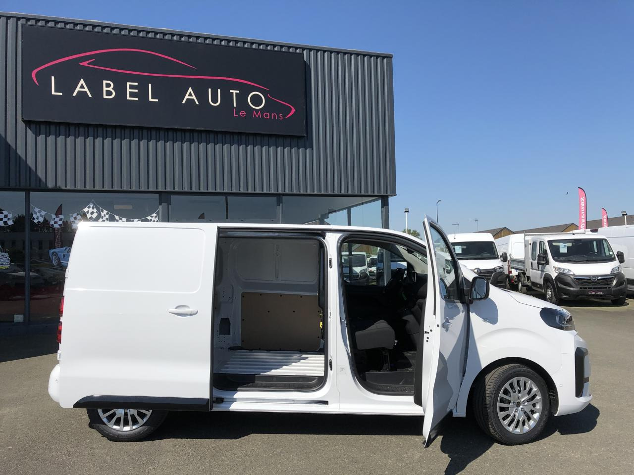 PEUGEOT Expert M 2.0 BlueHDi - 145 S&S - BV EAT8 III FOURGON Fourgon PHASE 2 - Krovininis mikroautobusas: foto 5 PEUGEOT Expert M 2.0 BlueHDi - 145 S&S - BV EAT8 III FOURGON Fourgon PHASE 2 - Krovininis mikroautobusas: foto 5