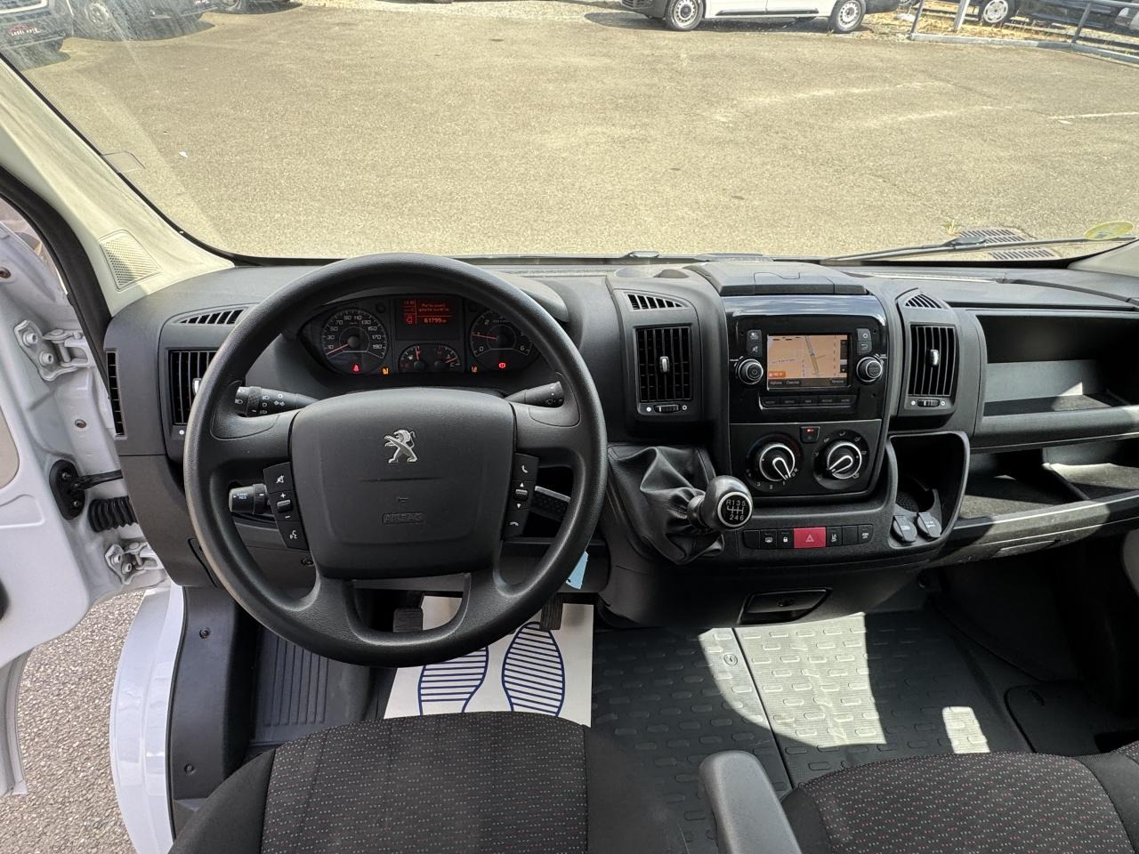 PEUGEOT boxer 333 L2H2 2.2 BLUEHDI S&S 140CH ASPHALT - Krovininis mikroautobusas: foto 3 PEUGEOT boxer 333 L2H2 2.2 BLUEHDI S&S 140CH ASPHALT - Krovininis mikroautobusas: foto 3