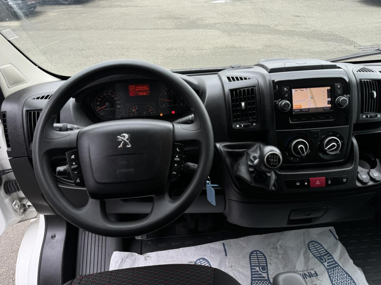 Peugeot Boxer 333 L1H1 2.2 BLUEHDI S&S 140CH ASPHALT - Krovininis mikroautobusas: foto 3 Peugeot Boxer 333 L1H1 2.2 BLUEHDI S&S 140CH ASPHALT - Krovininis mikroautobusas: foto 3