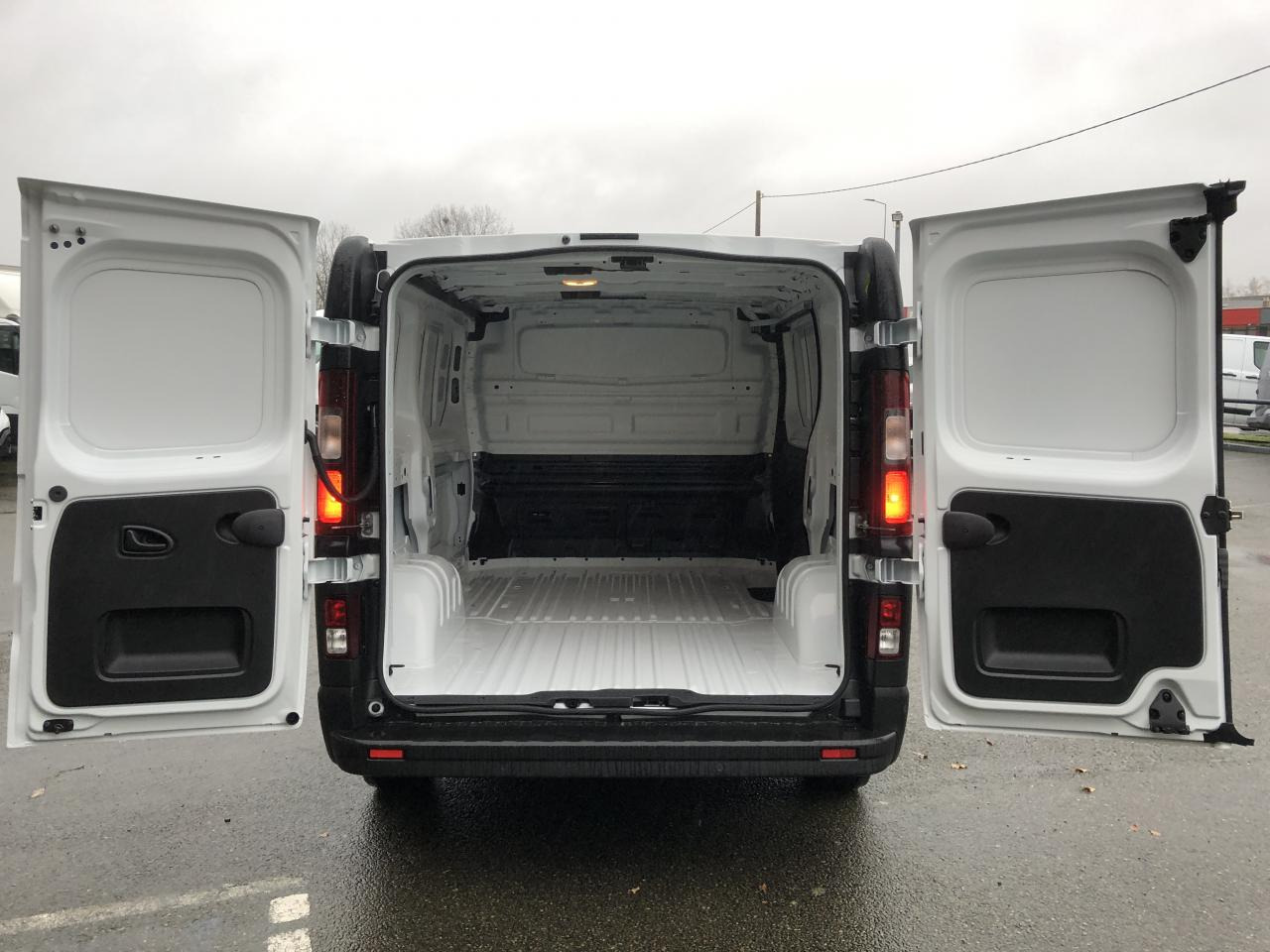 RENAULT Trafic L1H1 3000 Kg 2.0 Blue dCi - 150 - BVA 2025 III FOURGON Fourgon Advance L1H1 PHASE 3 - Krovininis mikroautobusas: foto 3 RENAULT Trafic L1H1 3000 Kg 2.0 Blue dCi - 150 - BVA 2025 III FOURGON Fourgon Advance L1H1 PHASE 3 - Krovininis mikroautobusas: foto 3