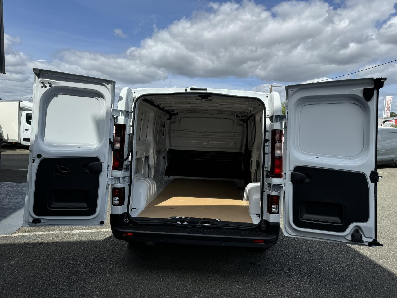 RENAULT Trafic L2H1 3000 Kg 2.0 Blue dCi - 150 2024 III FOURGON Fourgon Advance L2H1 PHASE 3 - Krovininis mikroautobusas: foto 3 RENAULT Trafic L2H1 3000 Kg 2.0 Blue dCi - 150 2024 III FOURGON Fourgon Advance L2H1 PHASE 3 - Krovininis mikroautobusas: foto 3