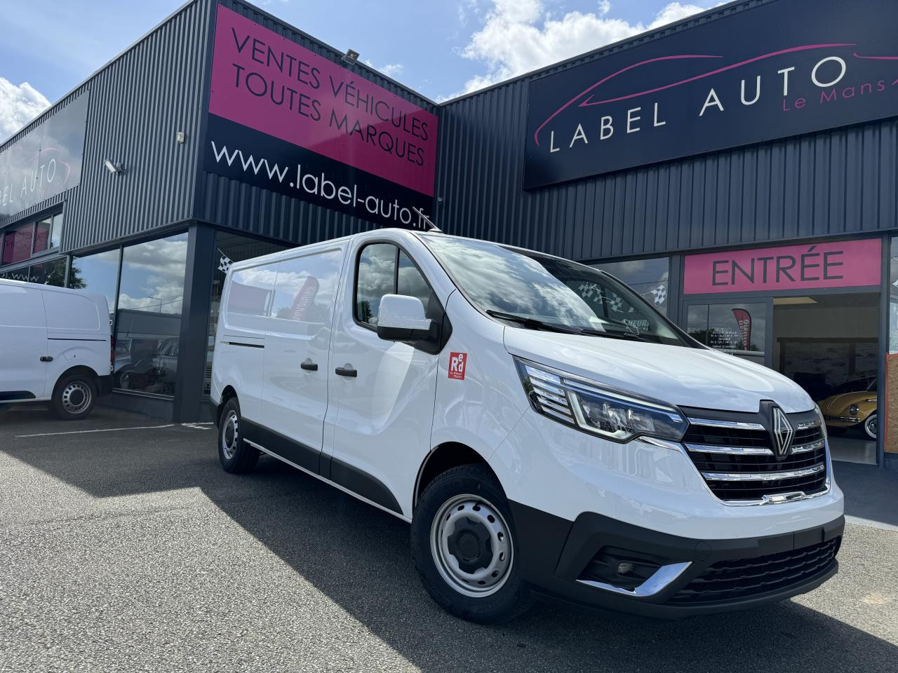RENAULT Trafic L2H1 3000 Kg 2.0 Blue dCi - 170 2024 III FOURGON Fourgon Advance L2H1 PHASE 3 - Krovininis mikroautobusas: foto 1 RENAULT Trafic L2H1 3000 Kg 2.0 Blue dCi - 170 2024 III FOURGON Fourgon Advance L2H1 PHASE 3 - Krovininis mikroautobusas: foto 1