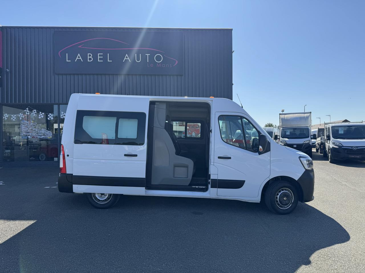 Renault Master 7 PLACES Confort F3300 L2H2 2.3 dCi - 135 III CABINE APPROFONDIE Cabine approfondie L2H2 Tra - Komercinis automobilis su dviguba kabina: foto 1 Renault Master 7 PLACES Confort F3300 L2H2 2.3 dCi - 135 III CABINE APPROFONDIE Cabine approfondie L2H2 Tra - Komercinis automobilis su dviguba kabina: foto 1