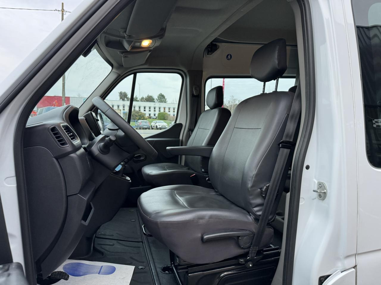Renault Master F3500 L3H2 2.3 BLUE DCI 135CH CABINE APPROFONDIE 6 PLACES GRAND CONFORT - Komercinis automobilis su dviguba kabina: foto 5 Renault Master F3500 L3H2 2.3 BLUE DCI 135CH CABINE APPROFONDIE 6 PLACES GRAND CONFORT - Komercinis automobilis su dviguba kabina: foto 5