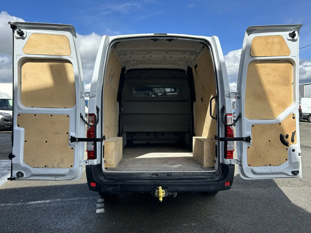 Renault Master F3500 L3H2 2.3 BLUE DCI 135CH CABINE APPROFONDIE GRAND CONFORT - Komercinis automobilis su dviguba kabina: foto 4 Renault Master F3500 L3H2 2.3 BLUE DCI 135CH CABINE APPROFONDIE GRAND CONFORT - Komercinis automobilis su dviguba kabina: foto 4