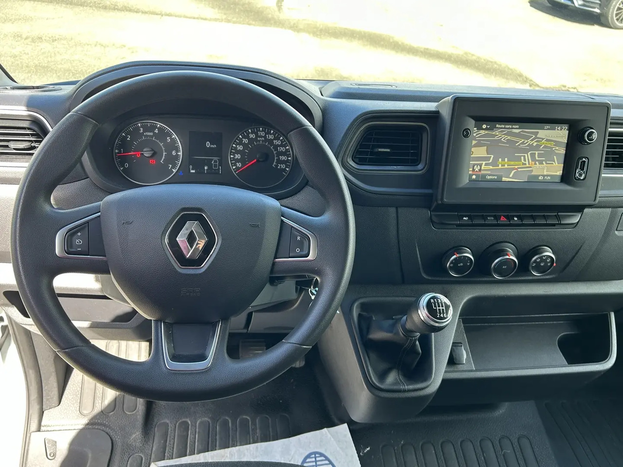 Renault Master F3500 L3H2 2.3 BLUE DCI 135CH CABINE APPROFONDIE GRAND CONFORT - Komercinis automobilis su dviguba kabina: foto 5 Renault Master F3500 L3H2 2.3 BLUE DCI 135CH CABINE APPROFONDIE GRAND CONFORT - Komercinis automobilis su dviguba kabina: foto 5