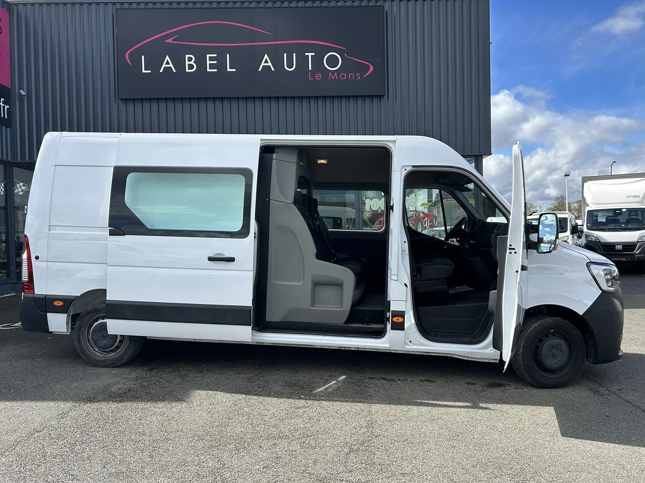 Renault Master F3500 L3H2 2.3 BLUE DCI 135CH CABINE APPROFONDIE GRAND CONFORT - Komercinis automobilis su dviguba kabina: foto 1 Renault Master F3500 L3H2 2.3 BLUE DCI 135CH CABINE APPROFONDIE GRAND CONFORT - Komercinis automobilis su dviguba kabina: foto 1