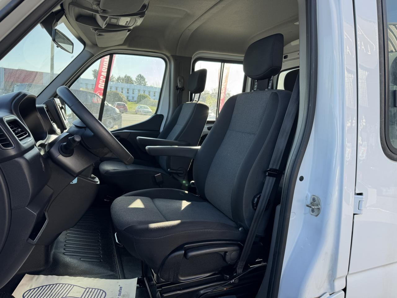 Renault Master RENAULT 3T5 BENNE + COFFRE RJ DOUBLE CABINE 6 PL 2.3 DCI 130 CH CONFORT + GPS + REGUL + CLIM - Mažas savivartis: foto 4 Renault Master RENAULT 3T5 BENNE + COFFRE RJ DOUBLE CABINE 6 PL 2.3 DCI 130 CH CONFORT + GPS + REGUL + CLIM - Mažas savivartis: foto 4