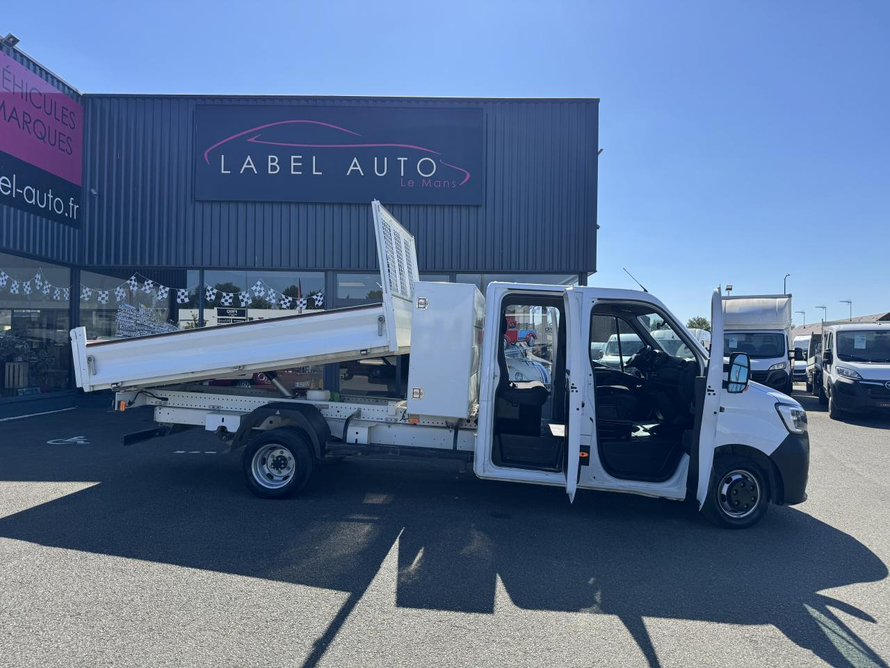 Renault Master RENAULT 3T5 BENNE + COFFRE RJ DOUBLE CABINE 6 PL 2.3 DCI 130 CH CONFORT + GPS + REGUL + CLIM - Mažas savivartis: foto 1 Renault Master RENAULT 3T5 BENNE + COFFRE RJ DOUBLE CABINE 6 PL 2.3 DCI 130 CH CONFORT + GPS + REGUL + CLIM - Mažas savivartis: foto 1