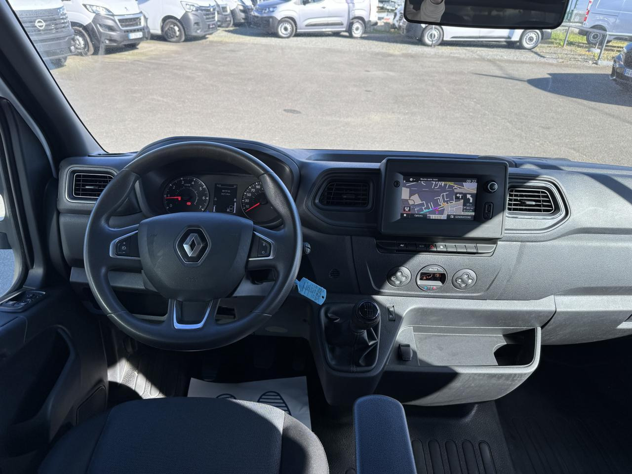 Renault Master combi RENAULT 3T5 BENNE + COFFRE RJ DOUBLE CABINE 6 PL 2.3 DCI 130 CH CONFORT + GPS + REGUL + CLIM - Mažas savivartis: foto 3 Renault Master combi RENAULT 3T5 BENNE + COFFRE RJ DOUBLE CABINE 6 PL 2.3 DCI 130 CH CONFORT + GPS + REGUL + CLIM - Mažas savivartis: foto 3