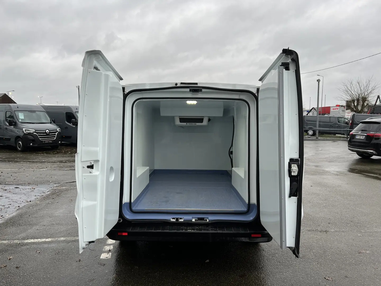Renault Trafic L1H1 1200 2.0 DCI 120CH CONFORT FRIGORIFIQUE - Furgonas šaldytuvas: foto 1 Renault Trafic L1H1 1200 2.0 DCI 120CH CONFORT FRIGORIFIQUE - Furgonas šaldytuvas: foto 1