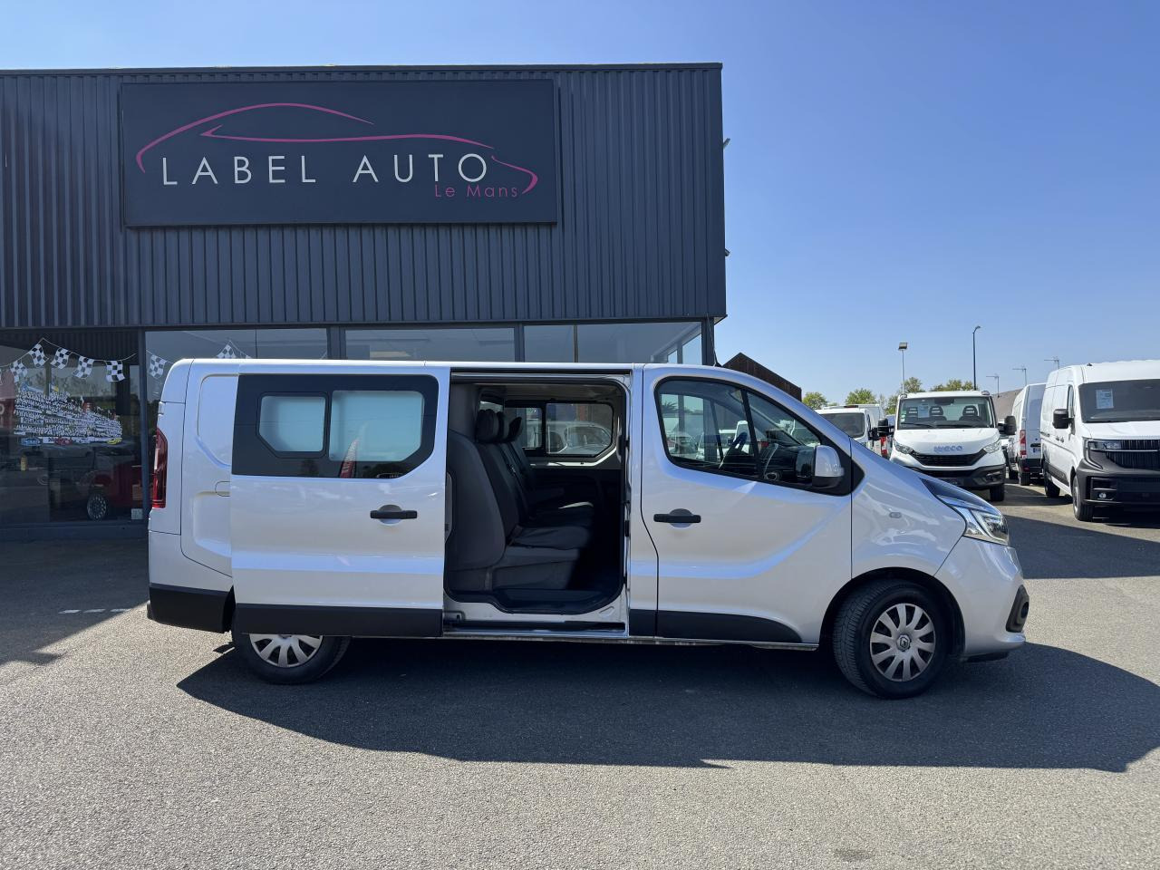 Komercinis automobilis su dviguba kabina Renault Trafic L2H1 2.0 DCI 145CH CABINE APPROFONDIE 6 PLACES CONFORT EDC: foto 1