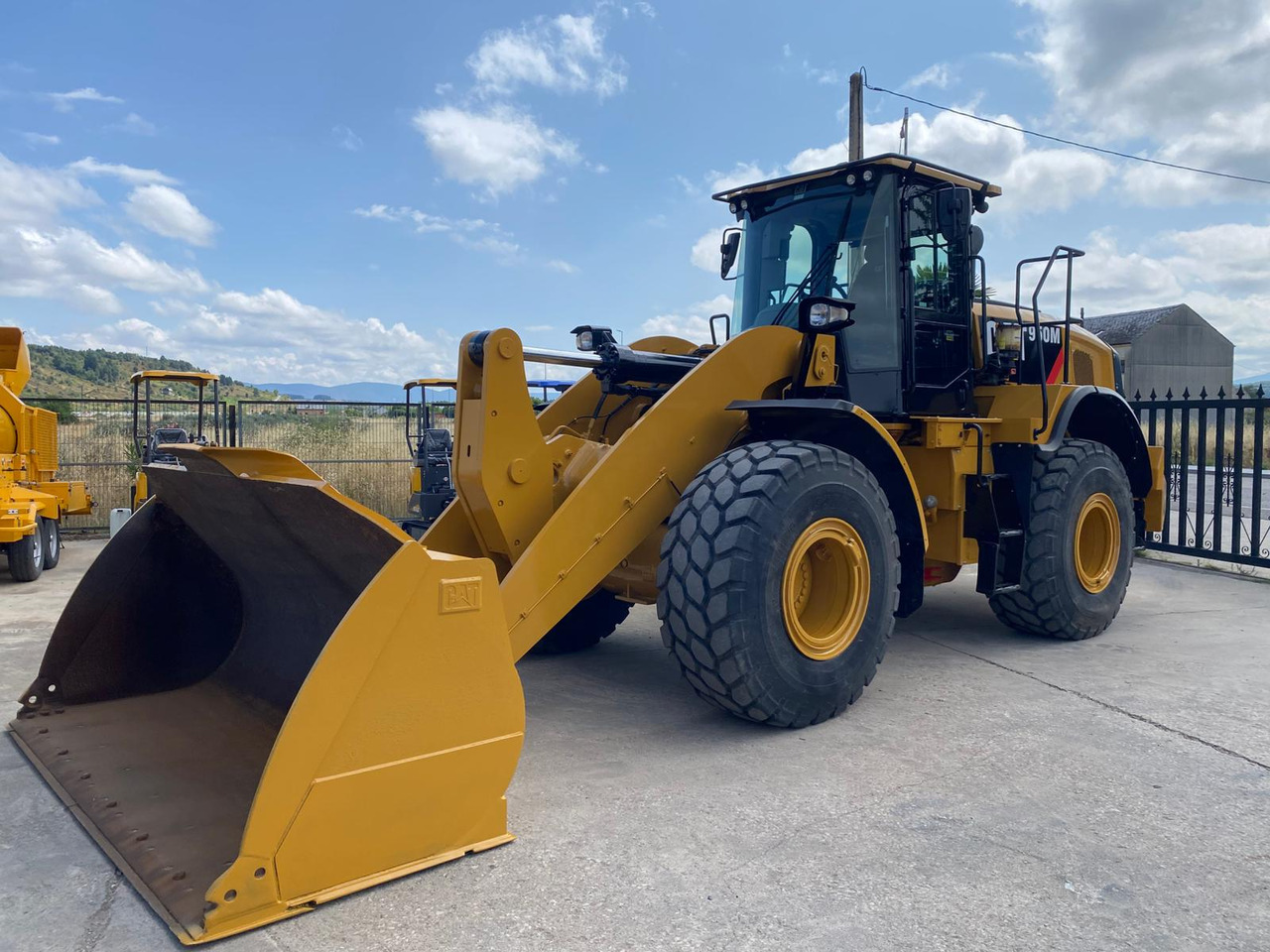 CATERPILLAR 950 M - Ratinis krautuvas: foto 1 CATERPILLAR 950 M - Ratinis krautuvas: foto 1