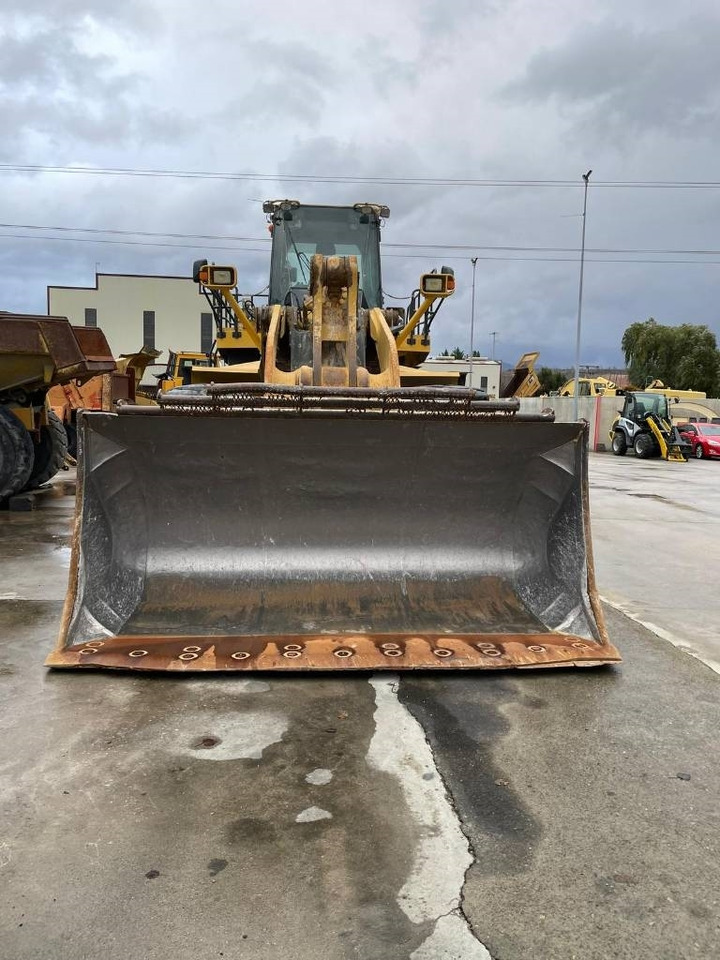 Komatsu WA 600-6 - Ratinis krautuvas: foto 5 Komatsu WA 600-6 - Ratinis krautuvas: foto 5