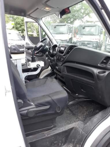 Iveco Daily 35S14 Plateau Nacelle 6m50 Spécial tunnel - Autobokštelio: foto 5 Iveco Daily 35S14 Plateau Nacelle 6m50 Spécial tunnel - Autobokštelio: foto 5
