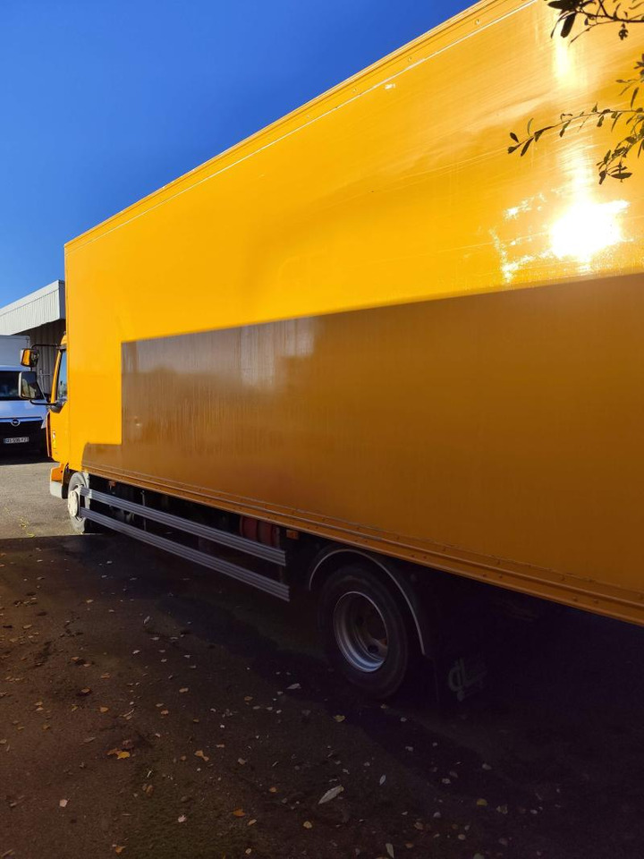 Renault Midlum 180.12 H Extra light Fourgon polyfond avec Hayon repliable - Furgonas sunkvežimis: foto 3 Renault Midlum 180.12 H Extra light Fourgon polyfond avec Hayon repliable - Furgonas sunkvežimis: foto 3