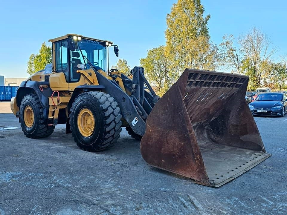 Ratinis krautuvas Volvo L 110 H: foto 7