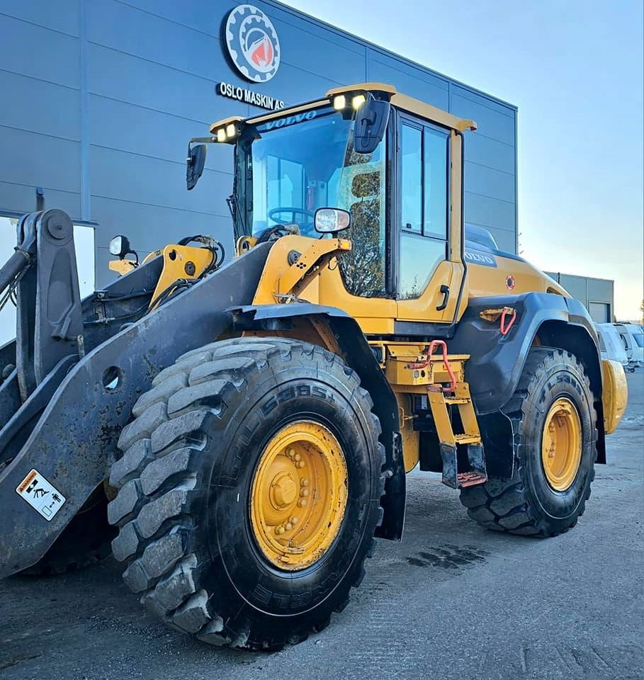 Ratinis krautuvas Volvo L 110 H: foto 12