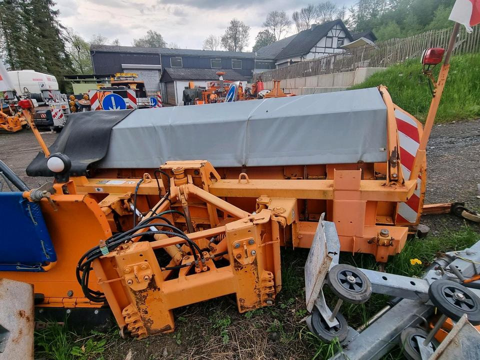 Beilhack PEC 30-4 Schneepflug Schneeschild Scheeschieber Winterdienst Unimog U400 300 500 427 lkw Schmidt - Sniego peilis: foto 1 Beilhack PEC 30-4 Schneepflug Schneeschild Scheeschieber Winterdienst Unimog U400 300 500 427 lkw Schmidt - Sniego peilis: foto 1