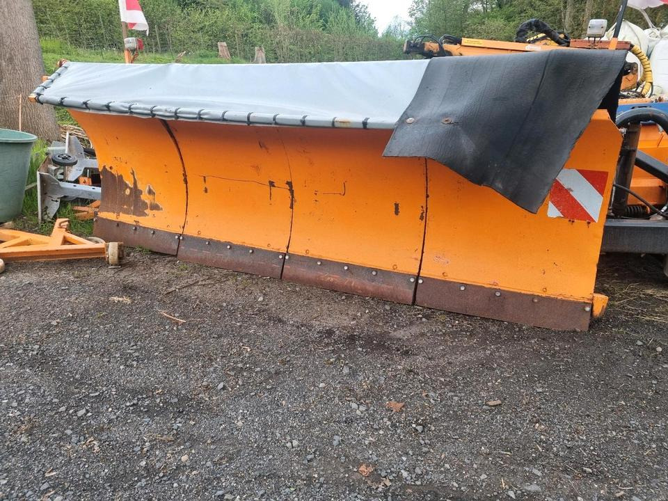 Beilhack PEC 30-4 Schneepflug Schneeschild Scheeschieber Winterdienst Unimog U400 300 500 427 lkw Schmidt - Sniego peilis: foto 2 Beilhack PEC 30-4 Schneepflug Schneeschild Scheeschieber Winterdienst Unimog U400 300 500 427 lkw Schmidt - Sniego peilis: foto 2