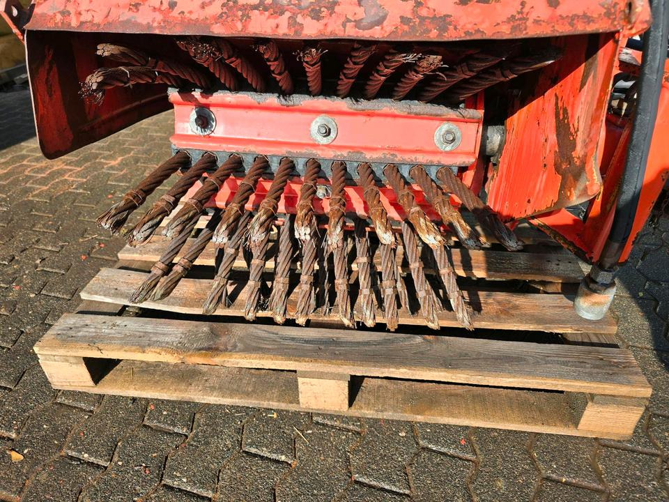 Dücker RWB 600 Radialwildkrautbürste Pflasterputzer Wildkrautbürste Flächenbürste Wildkrautbürste für Mähausleger UNA 500 600 MKM FME FMK 500 600 700 Böschungsmäher Böschungsmulcher DUA 700 800 - Rotacinė šluota: foto 3 Dücker RWB 600 Radialwildkrautbürste Pflasterputzer Wildkrautbürste Flächenbürste Wildkrautbürste für Mähausleger UNA 500 600 MKM FME FMK 500 600 700 Böschungsmäher Böschungsmulcher DUA 700 800 - Rotacinė šluota: foto 3