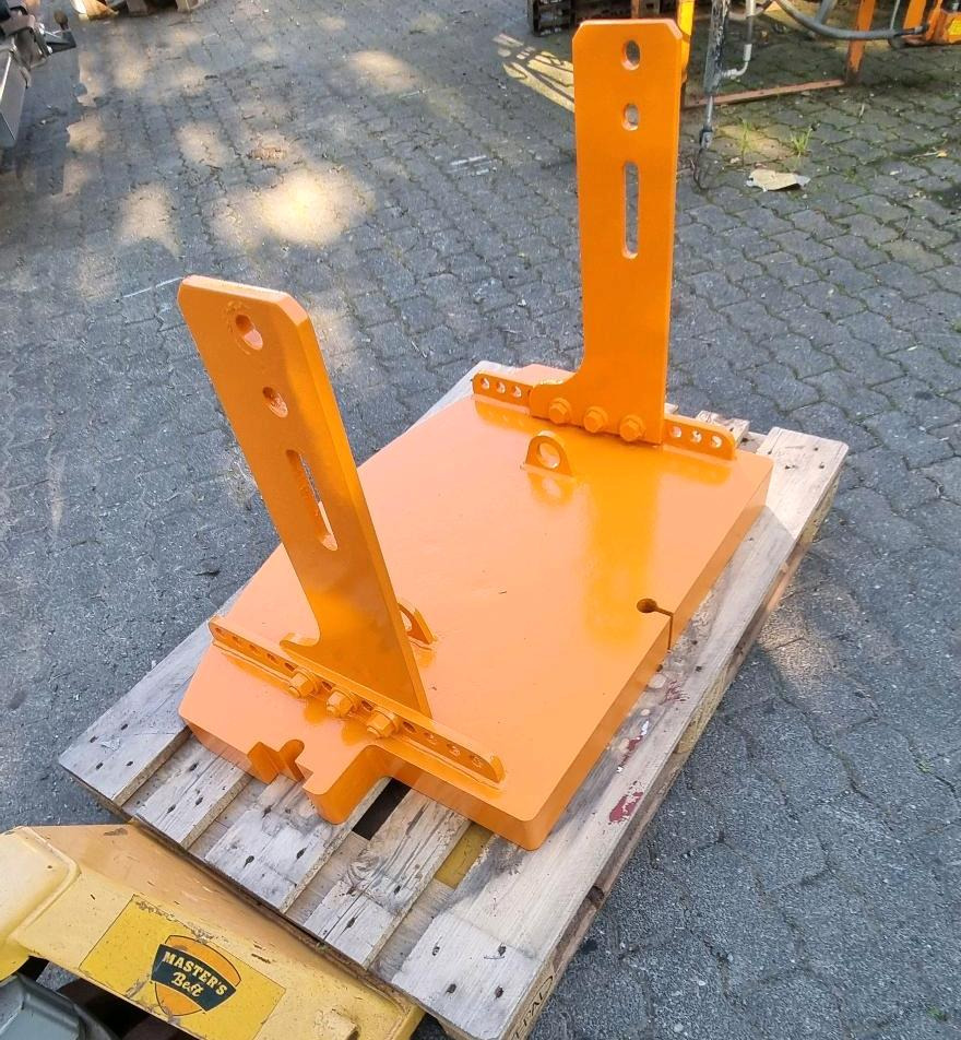 Heckgewicht Unimog 405 U400 U 300 500 400 318 423 427 429 430 530 527 535 Kontergewicht Mulag Mähausleger Böschungsmulcher Dücker - Atsvara - Komunalinė/ Specializuota technika: foto 4 Heckgewicht Unimog 405 U400 U 300 500 400 318 423 427 429 430 530 527 535 Kontergewicht Mulag Mähausleger Böschungsmulcher Dücker - Atsvara - Komunalinė/ Specializuota technika: foto 4