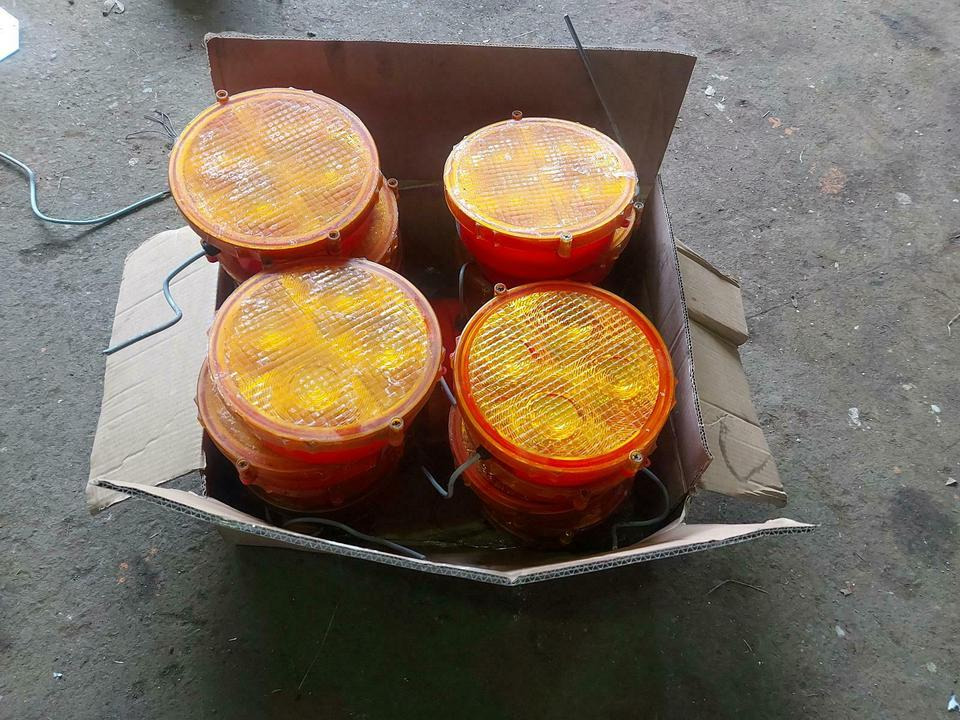 Horizont LED RS 2000 led Vorwarner Leuchte Absperrtafel Nissen - Apšvietimas - Priekaba: foto 3 Horizont LED RS 2000 led Vorwarner Leuchte Absperrtafel Nissen - Apšvietimas - Priekaba: foto 3