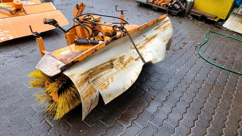 Kehrmaschine für Iseki Kleintraktor Traktor Kehrbesen Kubota Multicar Tremo - Rotacinė šluota: foto 3 Kehrmaschine für Iseki Kleintraktor Traktor Kehrbesen Kubota Multicar Tremo - Rotacinė šluota: foto 3